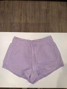 Women’s Lululemon Inner Glow High-Rise Short - 3” - Purple - Size 8